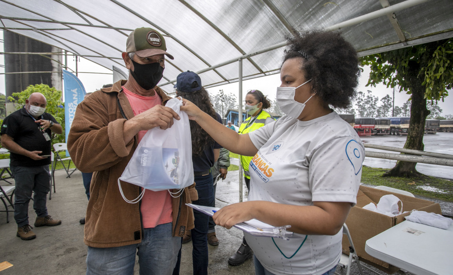 Porto em Ação presta serviços a mais de 200 caminhoneiros no Pátio de TriagemPorto em Ação presta serviços a mais de 200 caminhoneiros no Pátio de Triagem