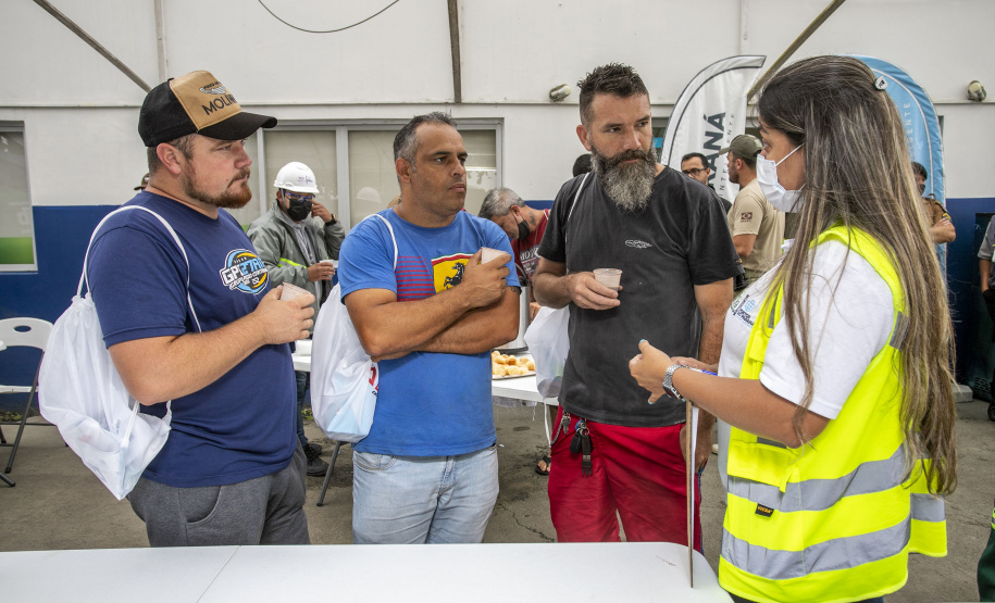 Porto em Ação presta serviços a mais de 200 caminhoneiros no Pátio de TriagemPorto em Ação presta serviços a mais de 200 caminhoneiros no Pátio de Triagem