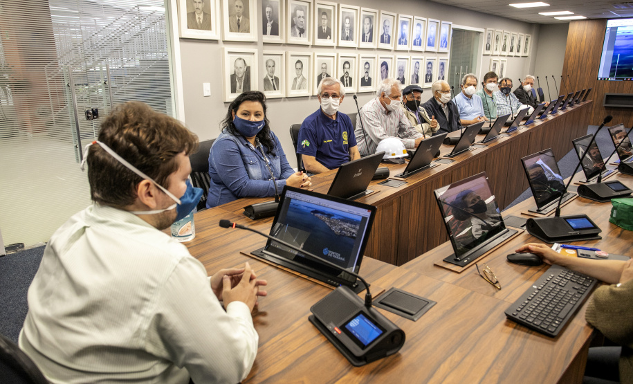 Portos do Paraná recebe engenheiros do Instituto de Engenharia do Paraná