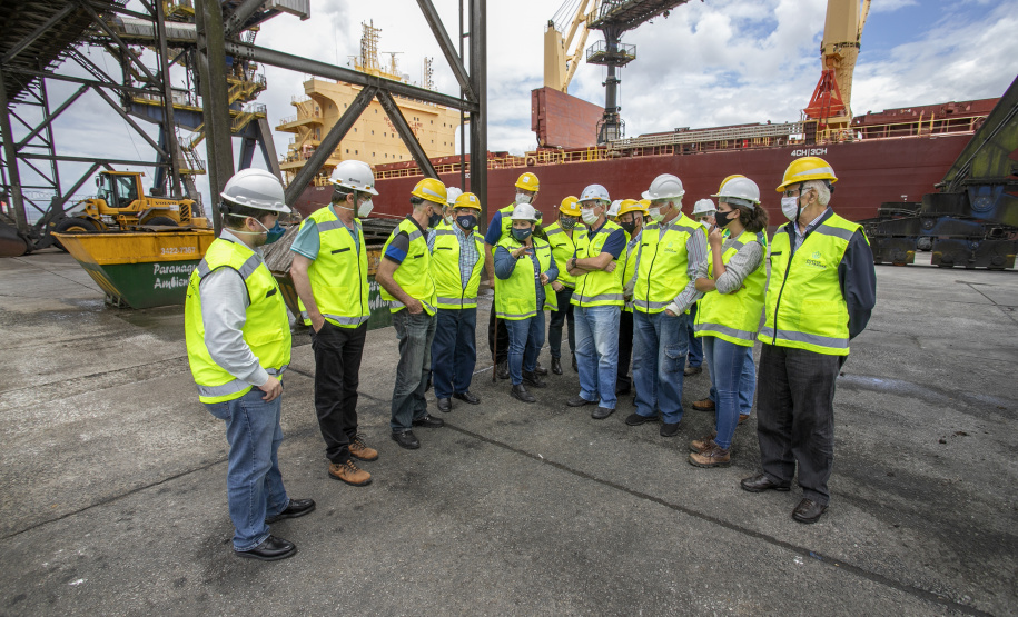Portos do Paraná recebe engenheiros do Instituto de Engenharia do Paraná