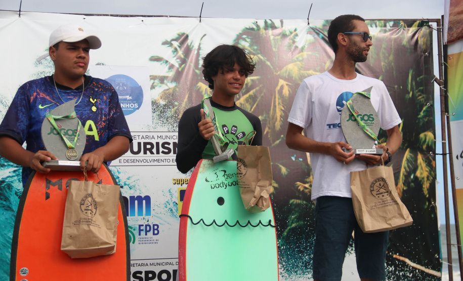 Beach tennis e bodyboard abrem o circuito de competições da temporada do Verão Paraná no litoral paranaense