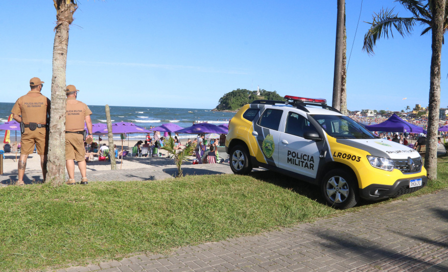 Aumento de ações preventivas da PM refletem na redução de crimes e de drogas apreendidas na primeira semana do Verão Paraná Viva a Vida, na Costa Leste