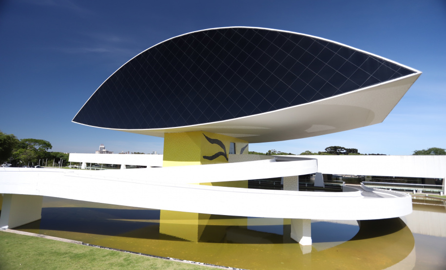 Museus se reinventam para dialogar com o público e fecham o ano com exposições presenciais