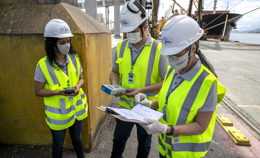 Guarda Portuária do Paraná é pioneira na utilização de cães de faro