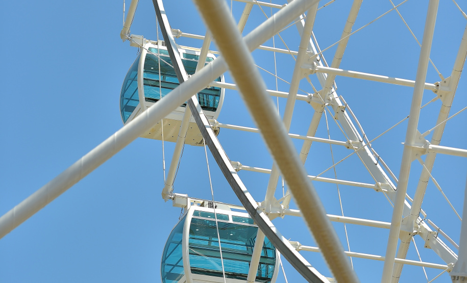 Com roda-gigante e volta de voos internacionais, Foz do Iguaçu reforça retomada do turismo