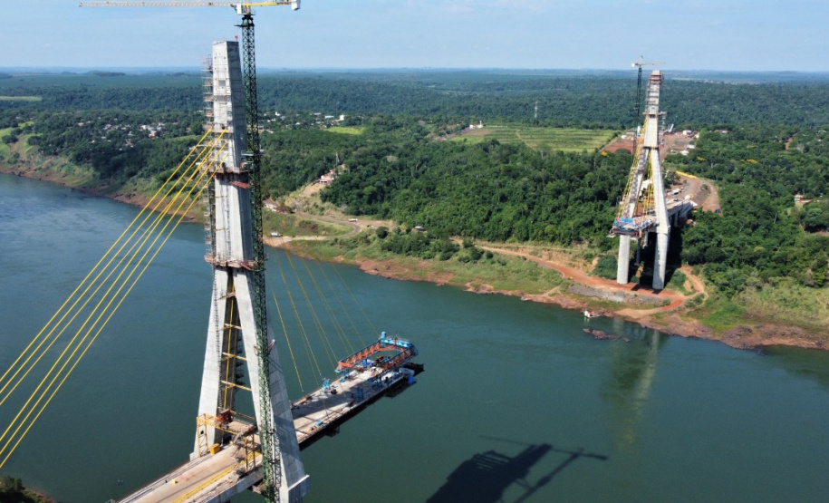 Obras da Ponte da Integração Brasil-Paraguai atingem 74,5% de execução