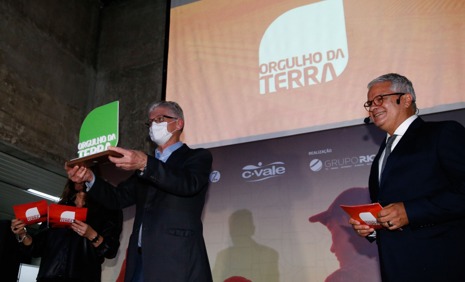 Governador destaca a força do agronegócio paranaense durante a entrega do Prêmio Orgulho da Terra