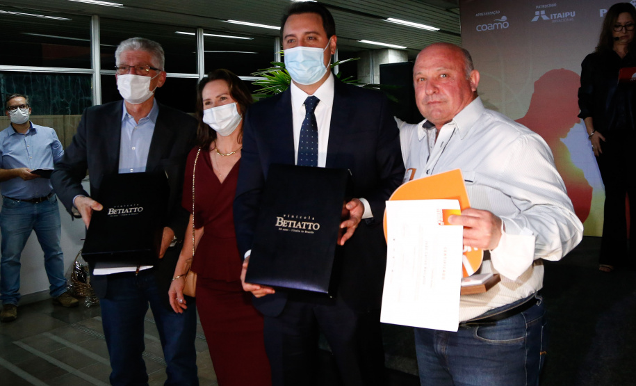 Governador destaca a força do agronegócio paranaense durante a entrega do Prêmio Orgulho da Terra