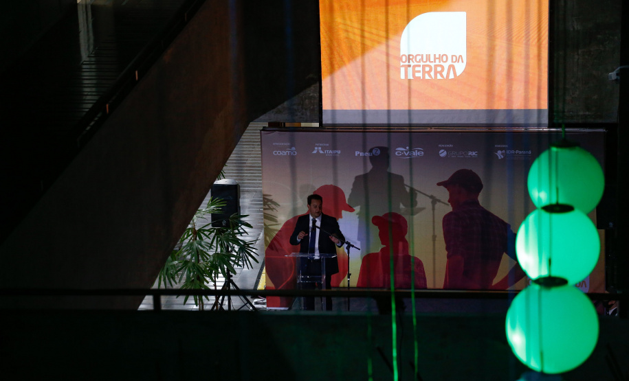 Governador destaca a força do agronegócio paranaense durante a entrega do Prêmio Orgulho da Terra
