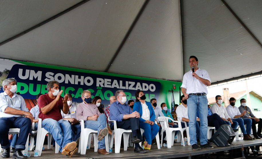 O governador Carlos Massa Ratinho Junior assina nesta quinta-feira (16) a ordem de serviço das obras de duplicação da PR-445, entre Londrina e Mauá da Serra, na região Norte. - Tamarana, 16/12/2021