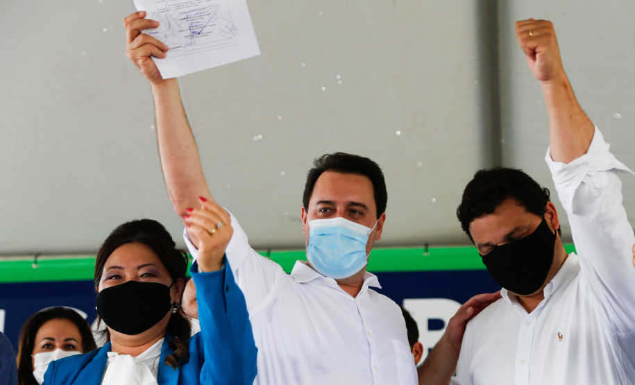 O governador Carlos Massa Ratinho Junior assina nesta quinta-feira (16) a ordem de serviço das obras de duplicação da PR-445, entre Londrina e Mauá da Serra, na região Norte. - Tamarana, 16/12/2021