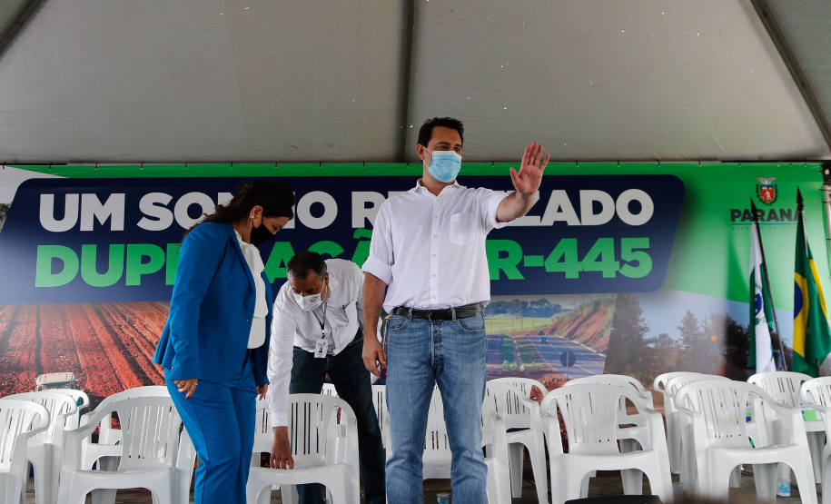 O governador Carlos Massa Ratinho Junior assina nesta quinta-feira (16) a ordem de serviço das obras de duplicação da PR-445, entre Londrina e Mauá da Serra, na região Norte. - Tamarana, 16/12/2021