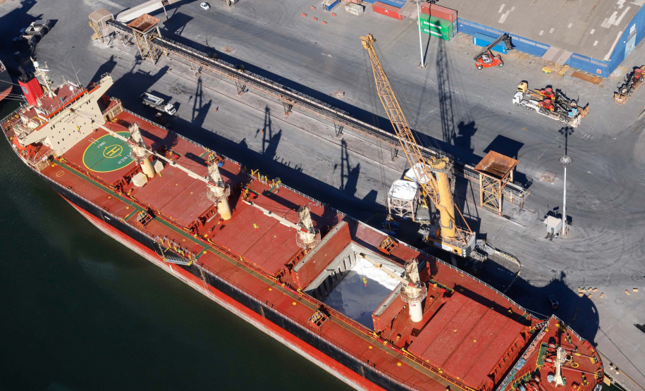 Portos do Paraná registram recorde histórico de movimentação em 2021
