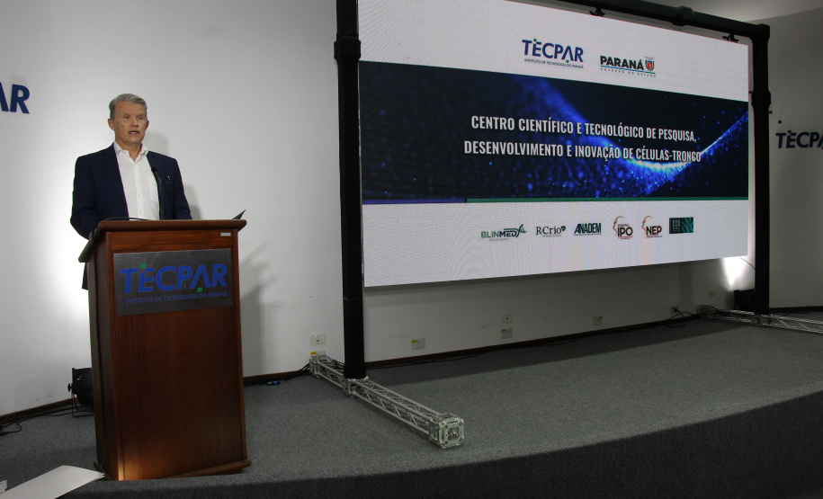 O Instituto de Tecnologia do Paraná (Tecpar) assinou nesta sexta-feira (03) acordo, junto a um consórcio de laboratórios e núcleos de pesquisa, para a formalização do Centro Científico e Tecnológico de Pesquisa, Desenvolvimento e Inovação de Células-Tronco.