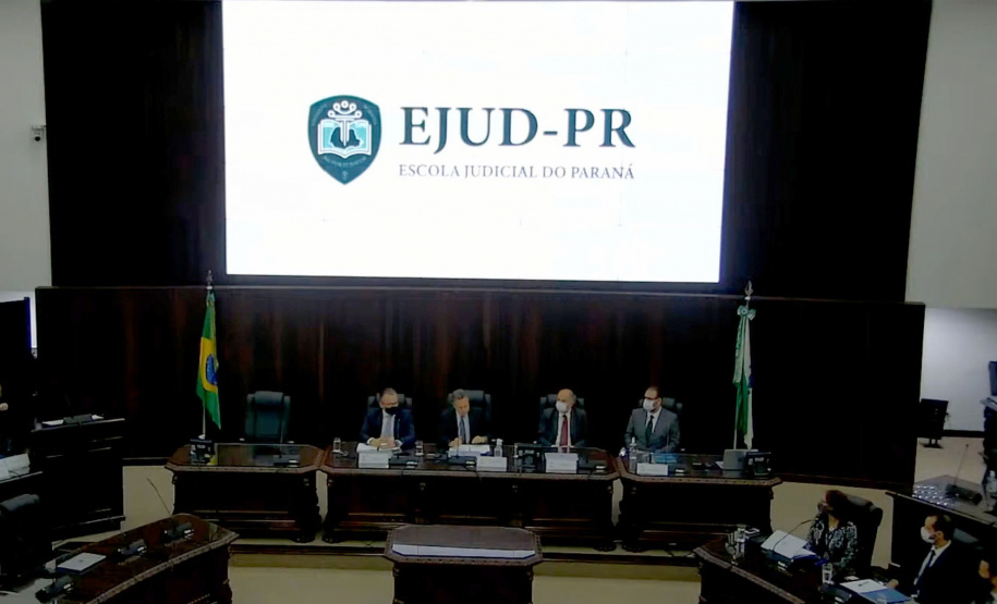 Referência de atendimento ao cidadão, CGE participa de lançamento do canal de denúncias do TJ-PR