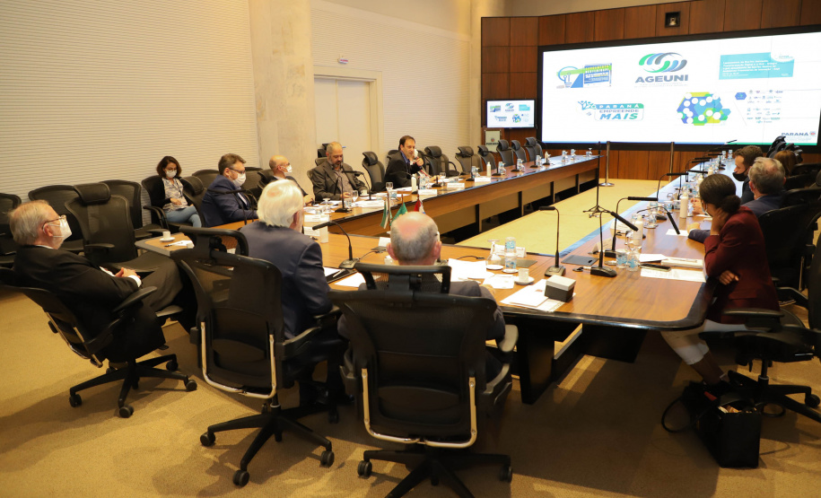 Governo do Paraná apresenta potenciais do Estado para comitiva da Embaixada de Luxemburgo