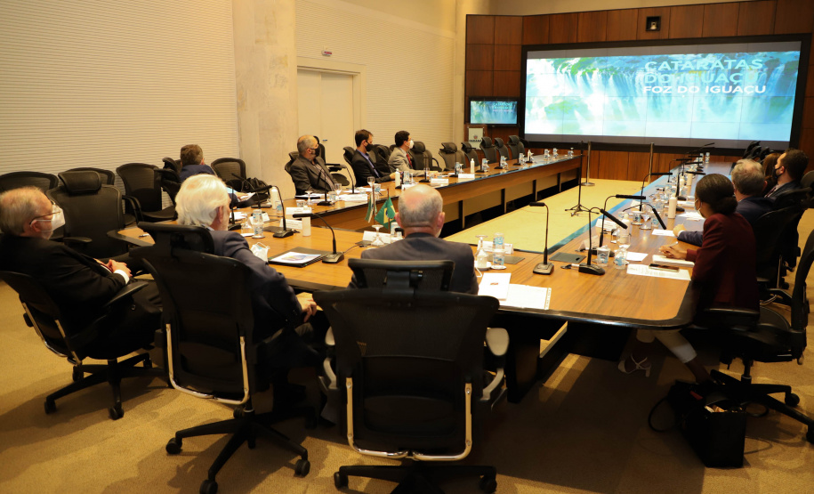 Governo do Paraná apresenta potenciais do Estado para comitiva da Embaixada de Luxemburgo