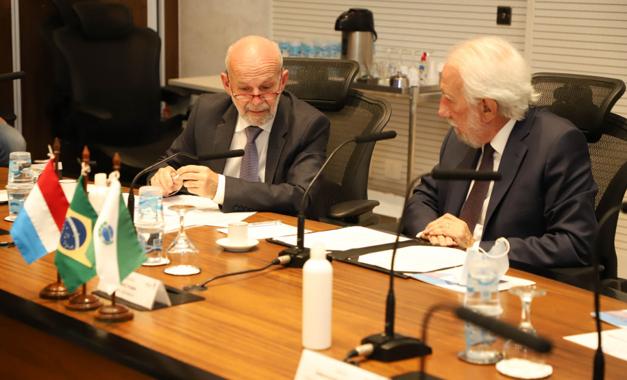 Governo do Paraná apresenta potenciais do Estado para comitiva da Embaixada de Luxemburgo