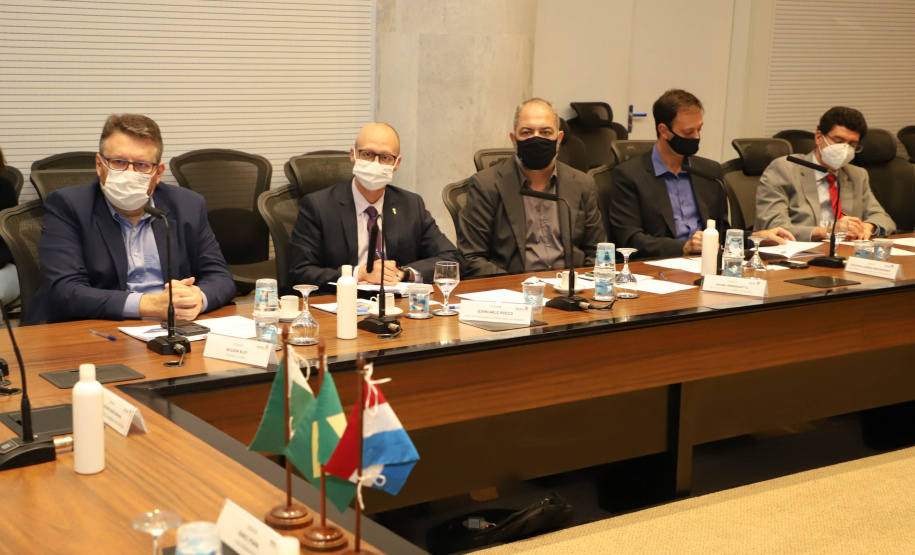 Governo do Paraná apresenta potenciais do Estado para comitiva da Embaixada de Luxemburgo