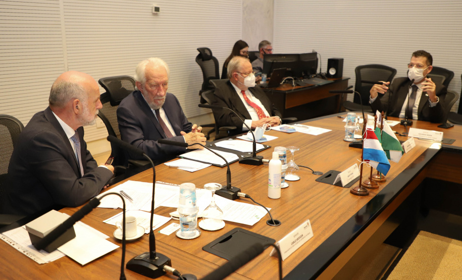 Governo do Paraná apresenta potenciais do Estado para comitiva da Embaixada de Luxemburgo