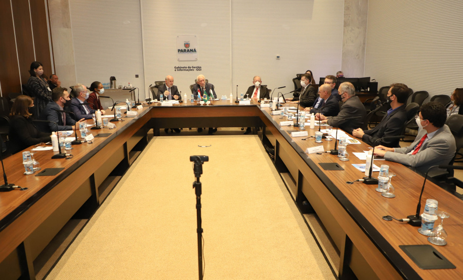 Governo do Paraná apresenta potenciais do Estado para comitiva da Embaixada de Luxemburgo