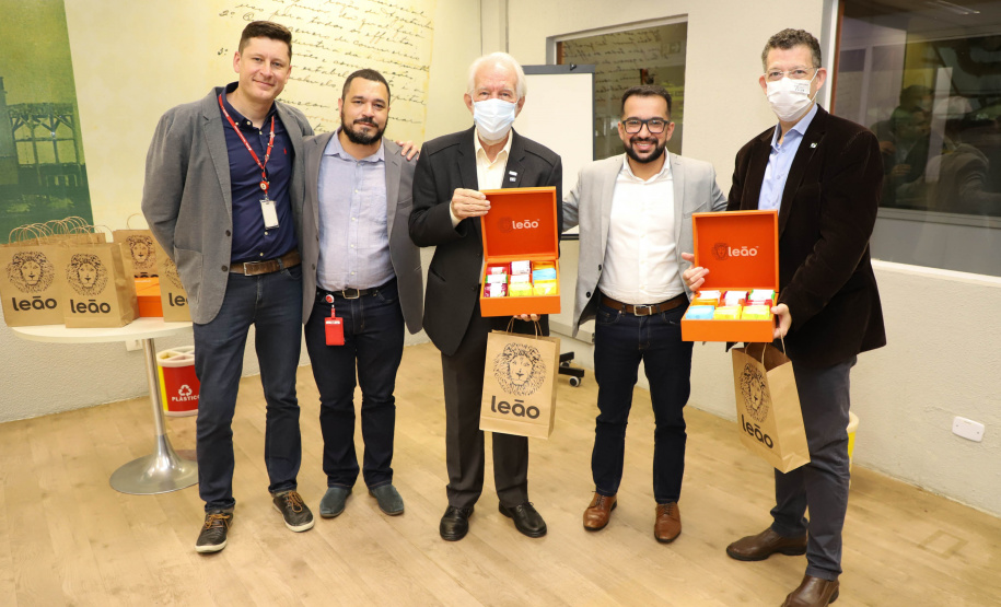 Vice Governador Darci Piana  Visita Fabrica de Chá Leão em Fazenda Rio Grande.