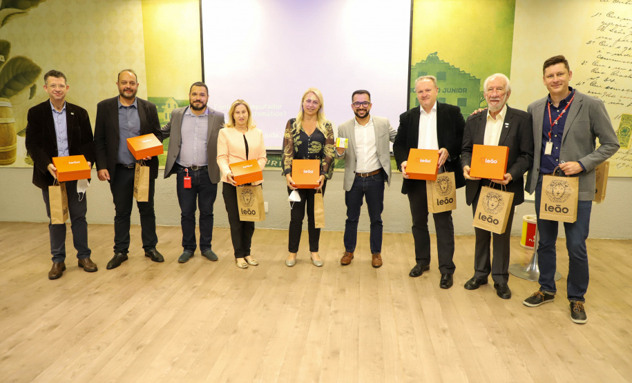 Vice Governador Darci Piana  Visita Fabrica de Chá Leão em Fazenda Rio Grande.