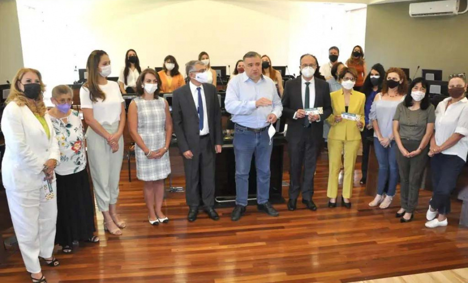 Estado garante exames de DNA, proteção da infância e óculos para deficientes em Londrina