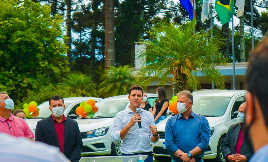Governo entrega veículos para a Saúde da Família de Campo Largo