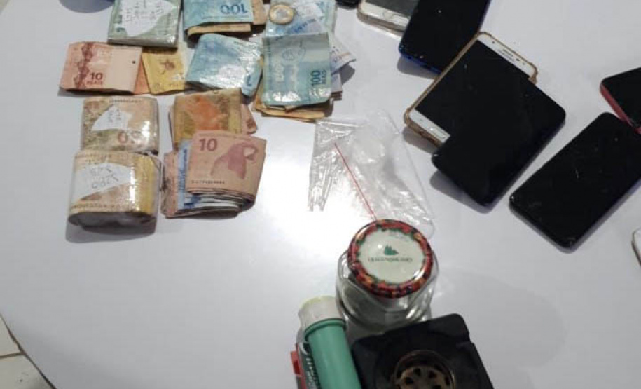 Operação Sambaqui cumpre mais de 30 Mandados Judiciais e apreende grande quantidade de drogas e mais de R$ 300 mil em dinheiro no Litoral