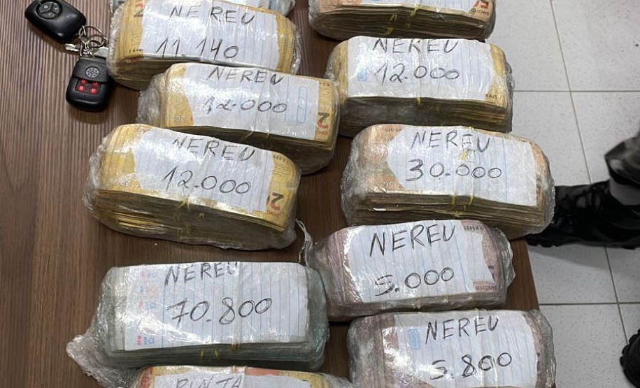 Operação Sambaqui cumpre mais de 30 Mandados Judiciais e apreende grande quantidade de drogas e mais de R$ 300 mil em dinheiro no Litoral