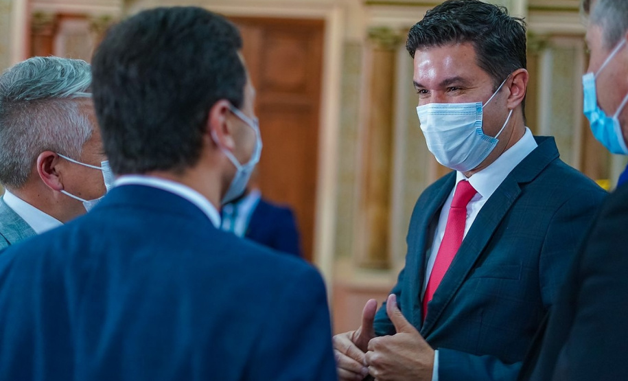 Governo do Estado apresenta Cartão Futuro e programas aos vereadores de Curitiba