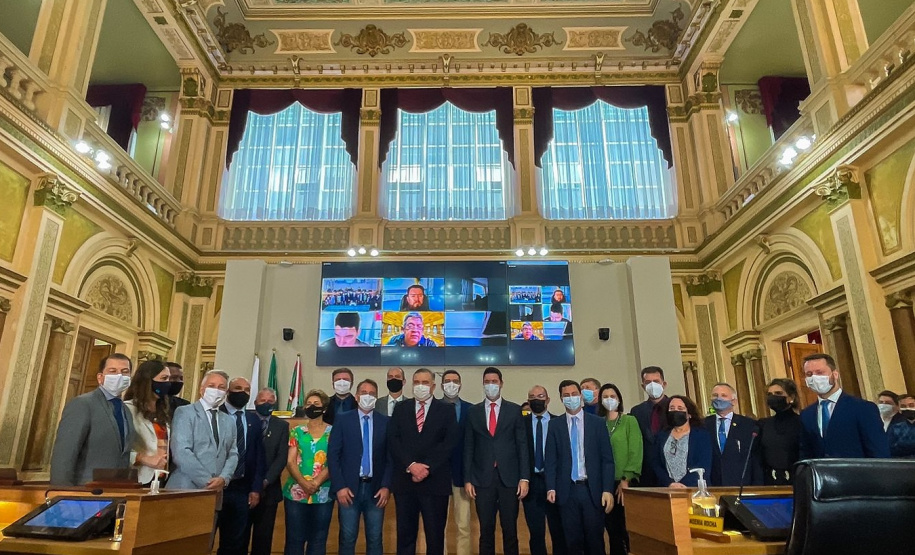 Governo do Estado apresenta Cartão Futuro e programas aos vereadores de Curitiba