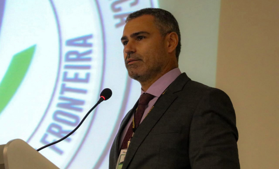 Policiais da região de fronteira recebem 32 viaturas, capacetes e binóculos