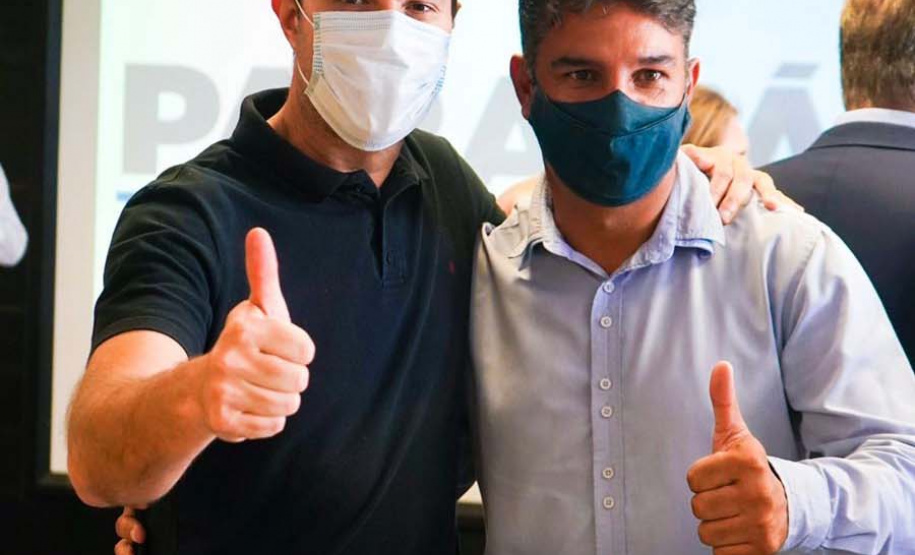 Em evento, Estado entrega cartões Comida Boa para os 29 municípios da RMC