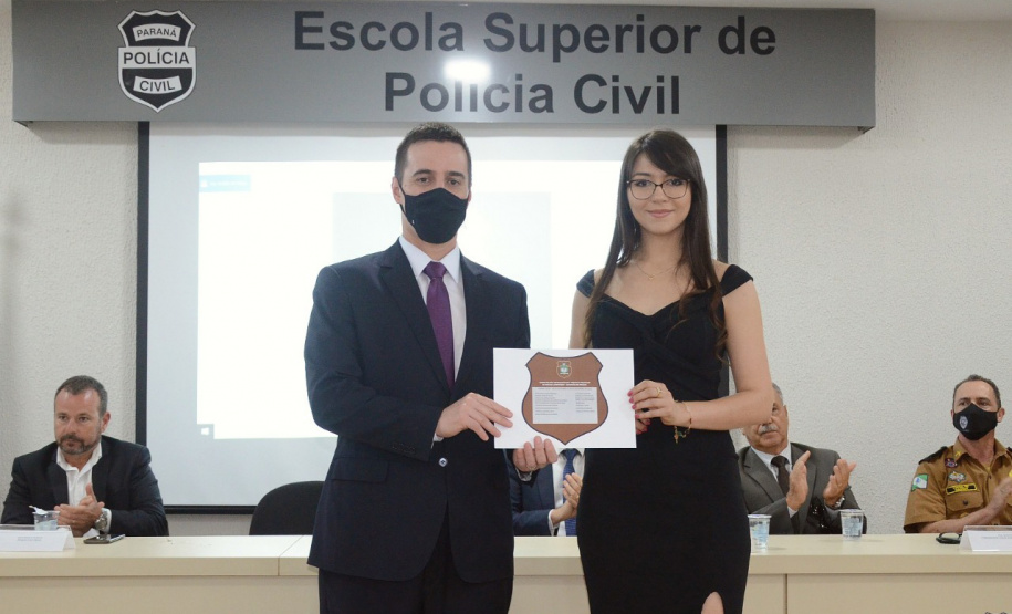 Escola Superior da PCPR forma 203 novos policiais civis em 2021