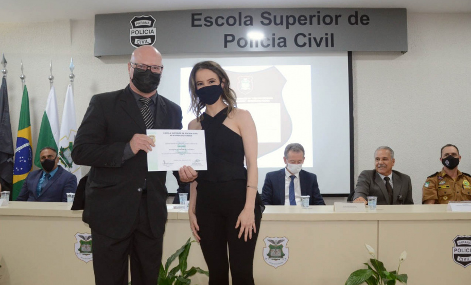 Escola Superior da PCPR forma 203 novos policiais civis em 2021