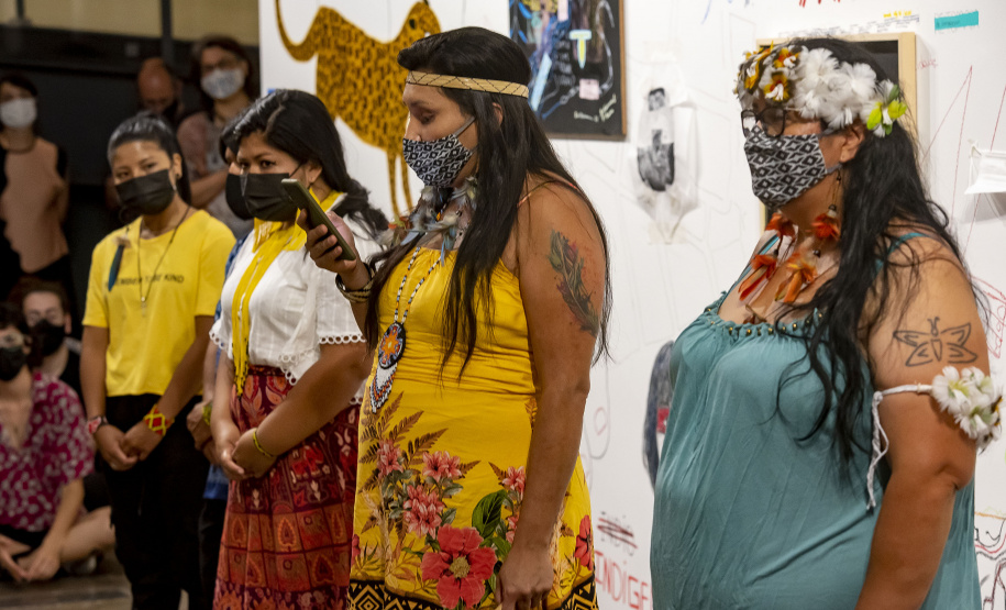 Conversa com artistas encerra exposição que revê acervo fotográfico do MUPA pelo olhar indígena