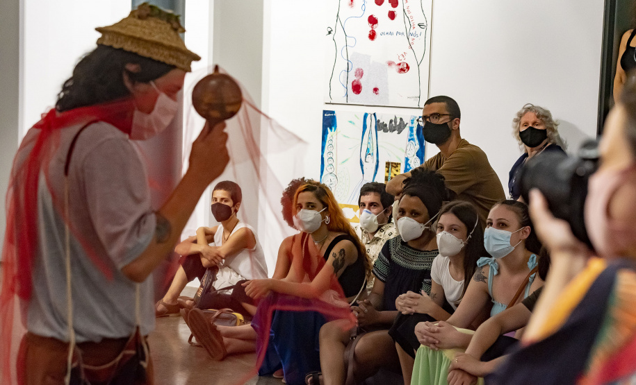 Conversa com artistas encerra exposição que revê acervo fotográfico do MUPA pelo olhar indígena