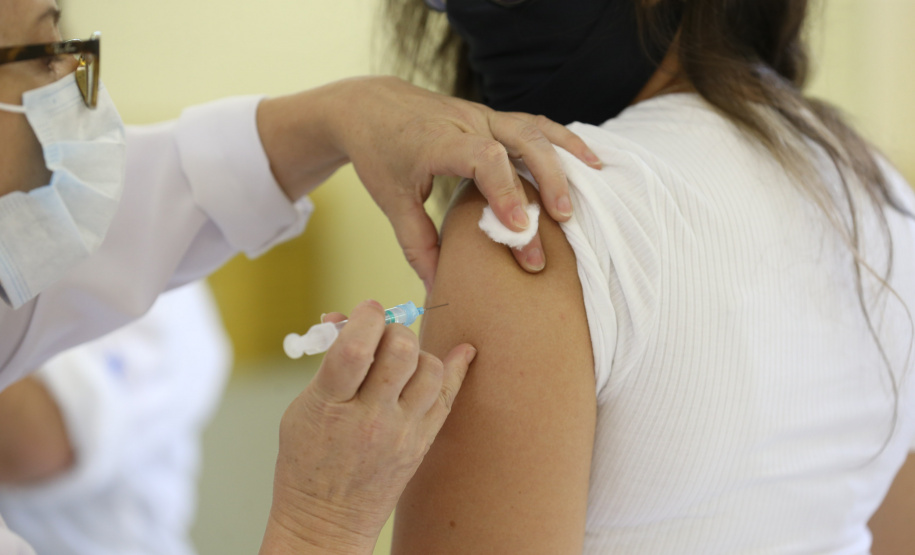 Com a chegada da variante Ômicron, cerca de 170 mil pessoas buscaram a primeira dose da vacina em janeiro