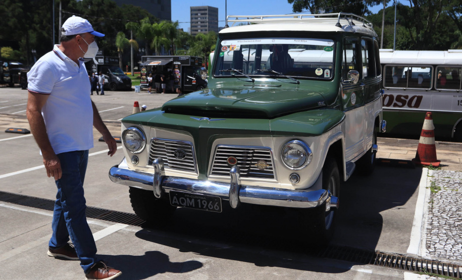 O Departamento de Trânsito do Paraná (Detran-PR), junto com a Federação Brasileira de Veículos Antigos (FBVA), realiza o evento de lançamento do novo modelo de placa preta para veículos de coleção - Curitiba, 22/01/2022