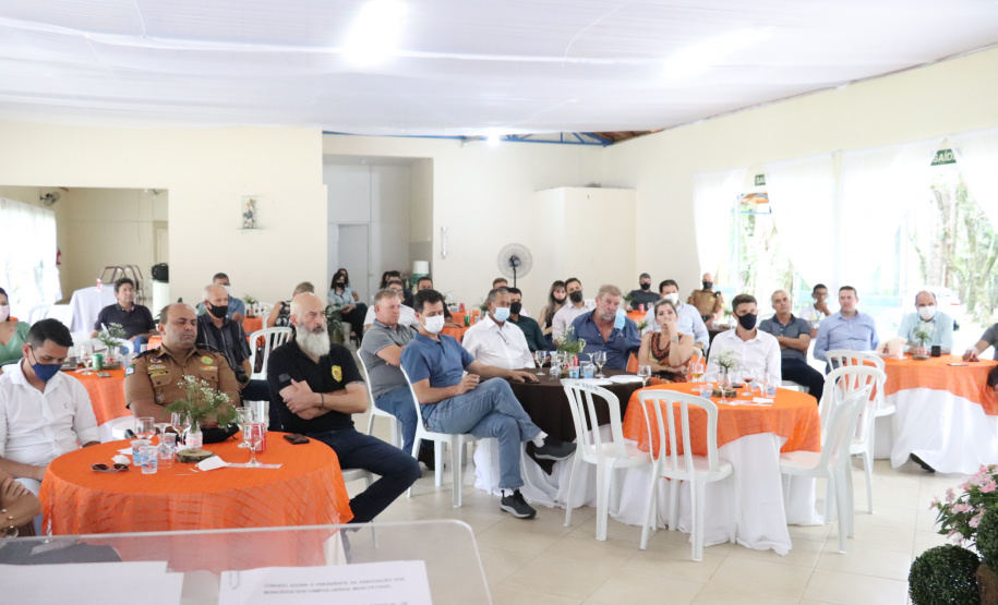 Reunião de trabalho com prefeitos dos Campos Gerais reforça atuação da Secretaria da Segurança com planejamento estratégico