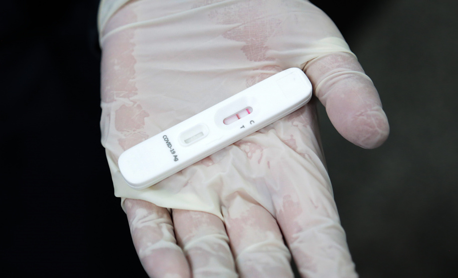 Saúde distribui quase 200 mil testes rápidos nesta sexta-feira