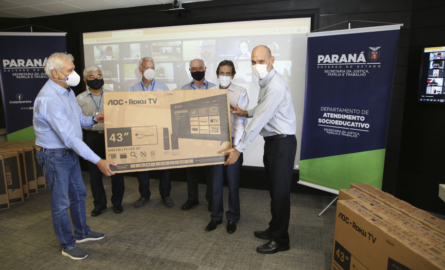 Secretaria de Justiça, Família e Trabalho entrega equipamentos e TVs para programas pedagógicos em unidades socioeducativas