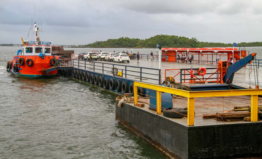 Ferry Boat de Guaratuba registra travessia de 50 mil veículos em uma semana