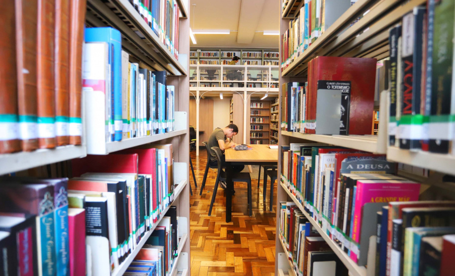 Biblioteca Pública reabre salas de leitura e retoma atividades culturais presenciais