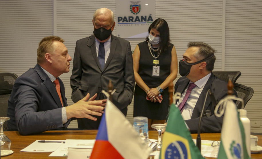 Saúde recebe doação de camas hospitalares de empresa tcheca