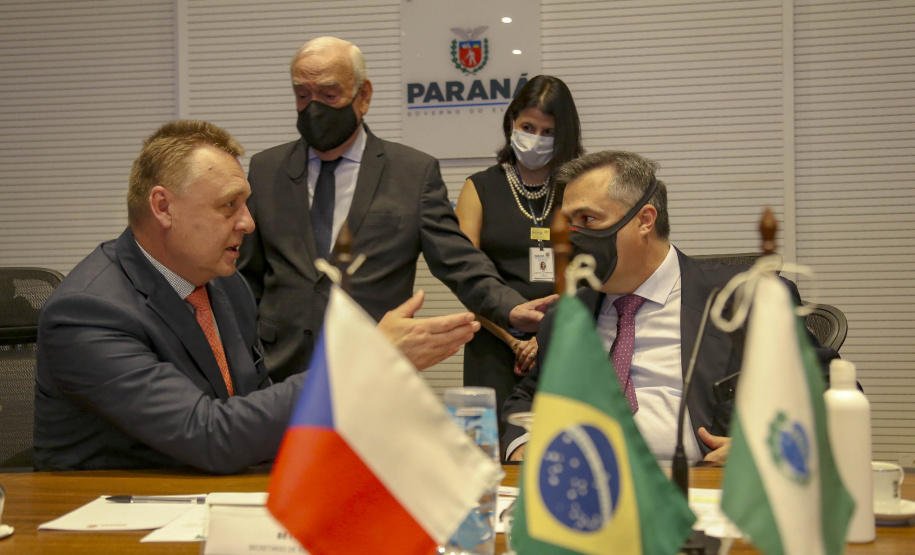 Saúde recebe doação de camas hospitalares de empresa tcheca