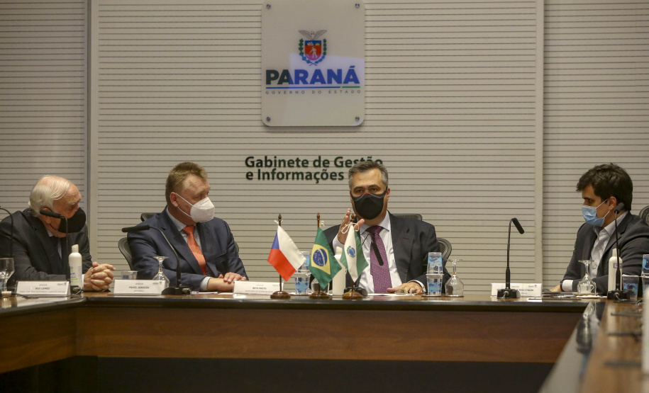 Saúde recebe doação de camas hospitalares de empresa tcheca