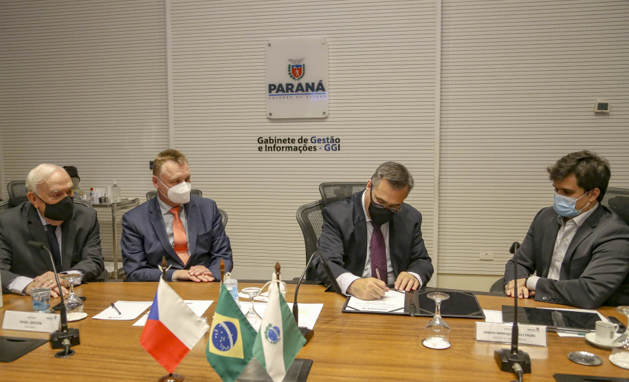 Saúde recebe doação de camas hospitalares de empresa tcheca